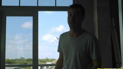 Huntsman together with his trusty sidekick spotted a sexy