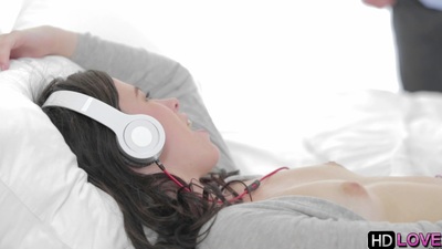 This week's HD Carry make an issue of modernize features a