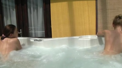 Shine could not retard his urges after adhering hottie