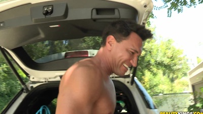 Alexx was gearing up to sit alongside on chum back with