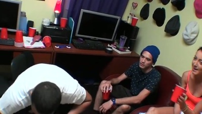 college HD porn vídeos